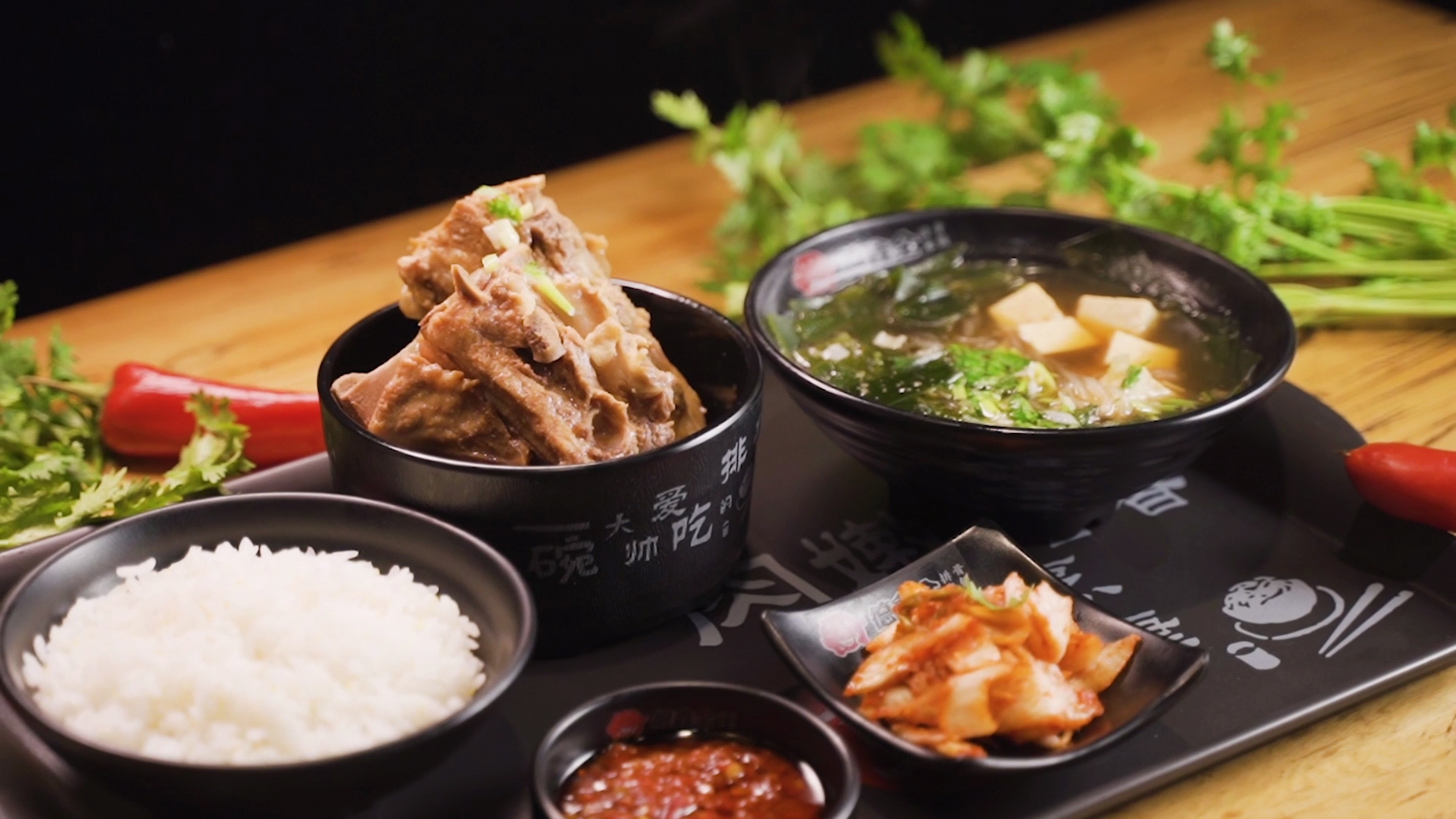 如何成功开一家德鑫全排骨米饭店？